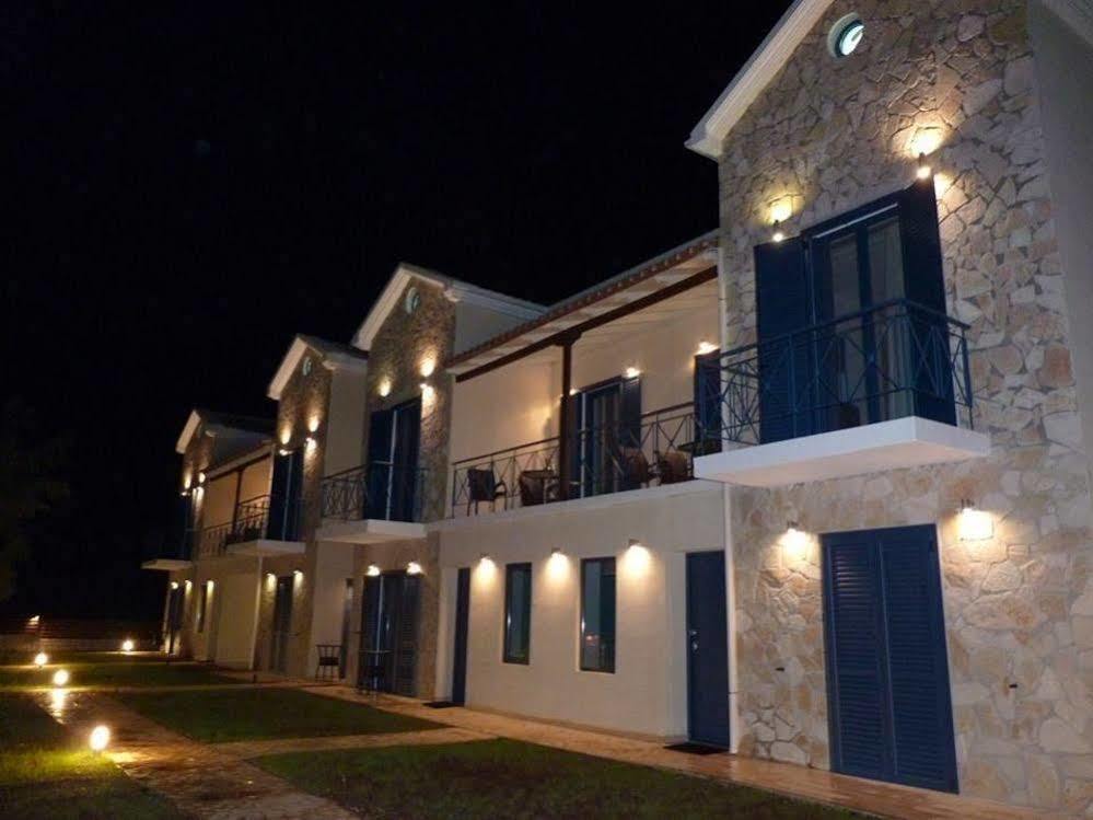 Ilianthos Apartments & Studios Mikros Gialos Zewnętrze zdjęcie