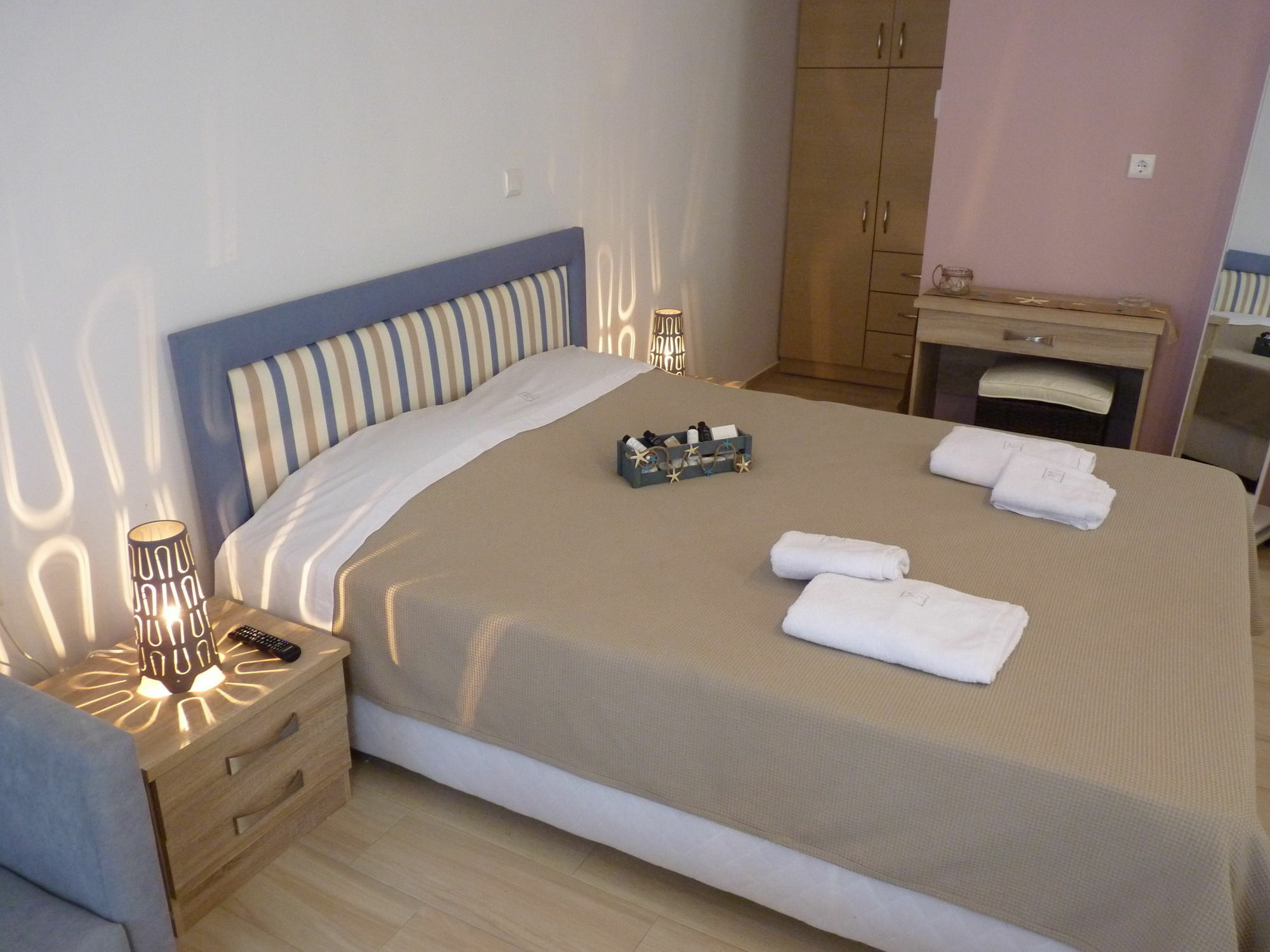Ilianthos Apartments & Studios Mikros Gialos Zewnętrze zdjęcie